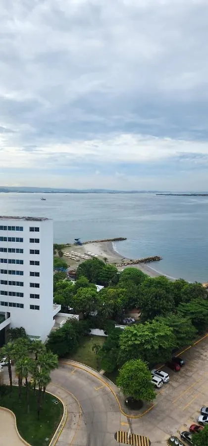 Hermosos Apartamentos Frente A La Playa Piso 11 Y 14 Cartagena